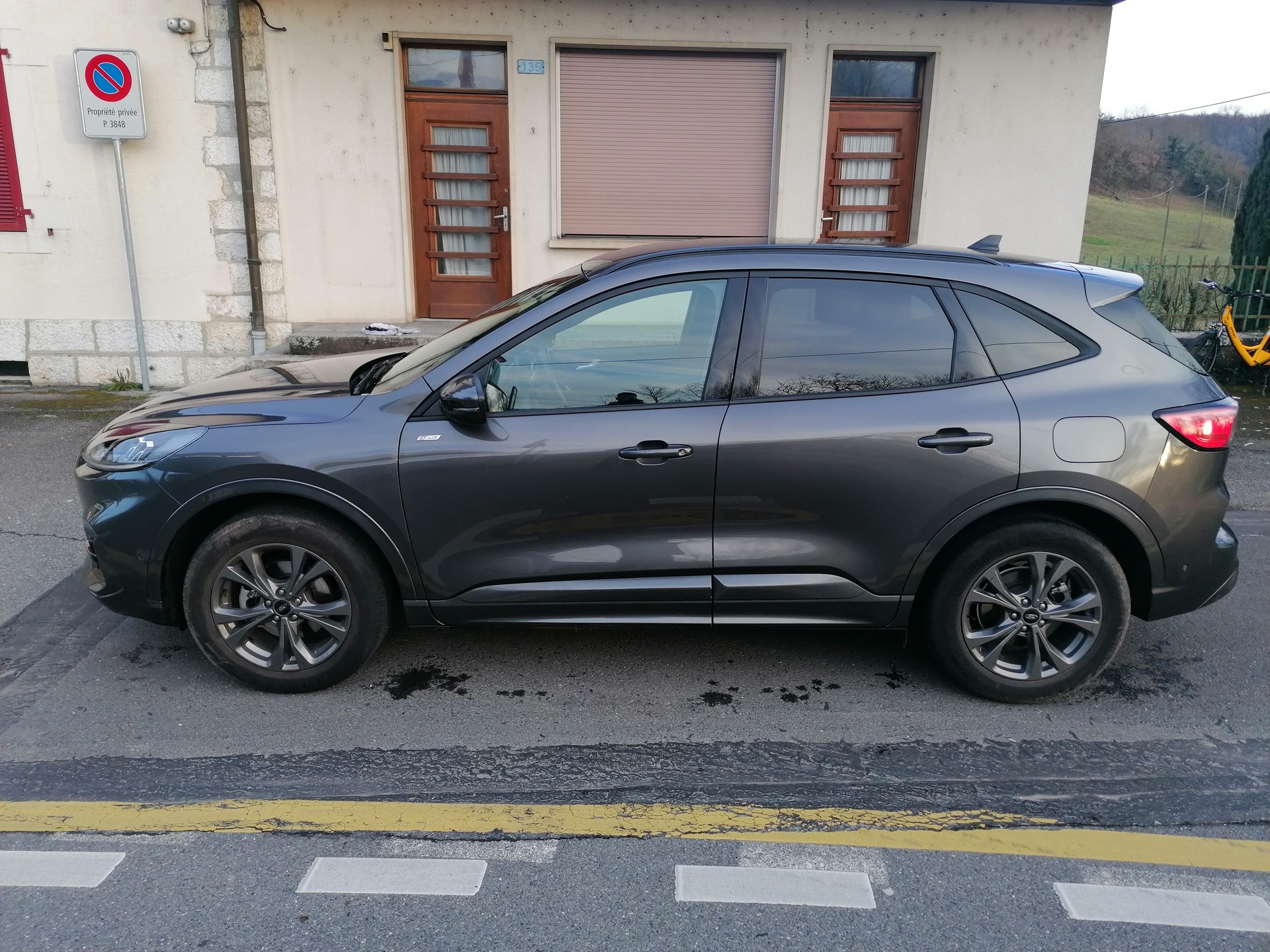 FORD Kuga 2.5 FHEV ST-Line 4WD-image-3