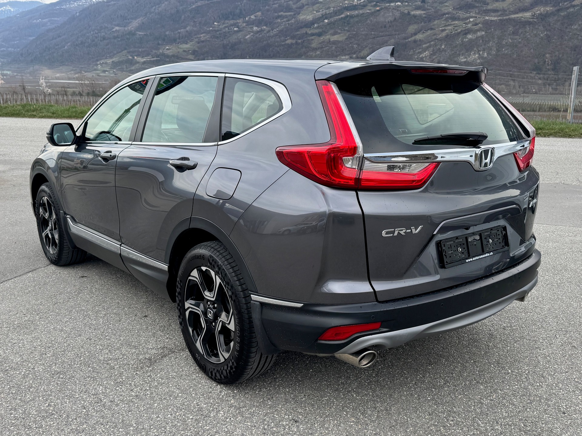 HONDA CR-V 1.5 i-VTEC Elegance 4WD Automatic-image-3