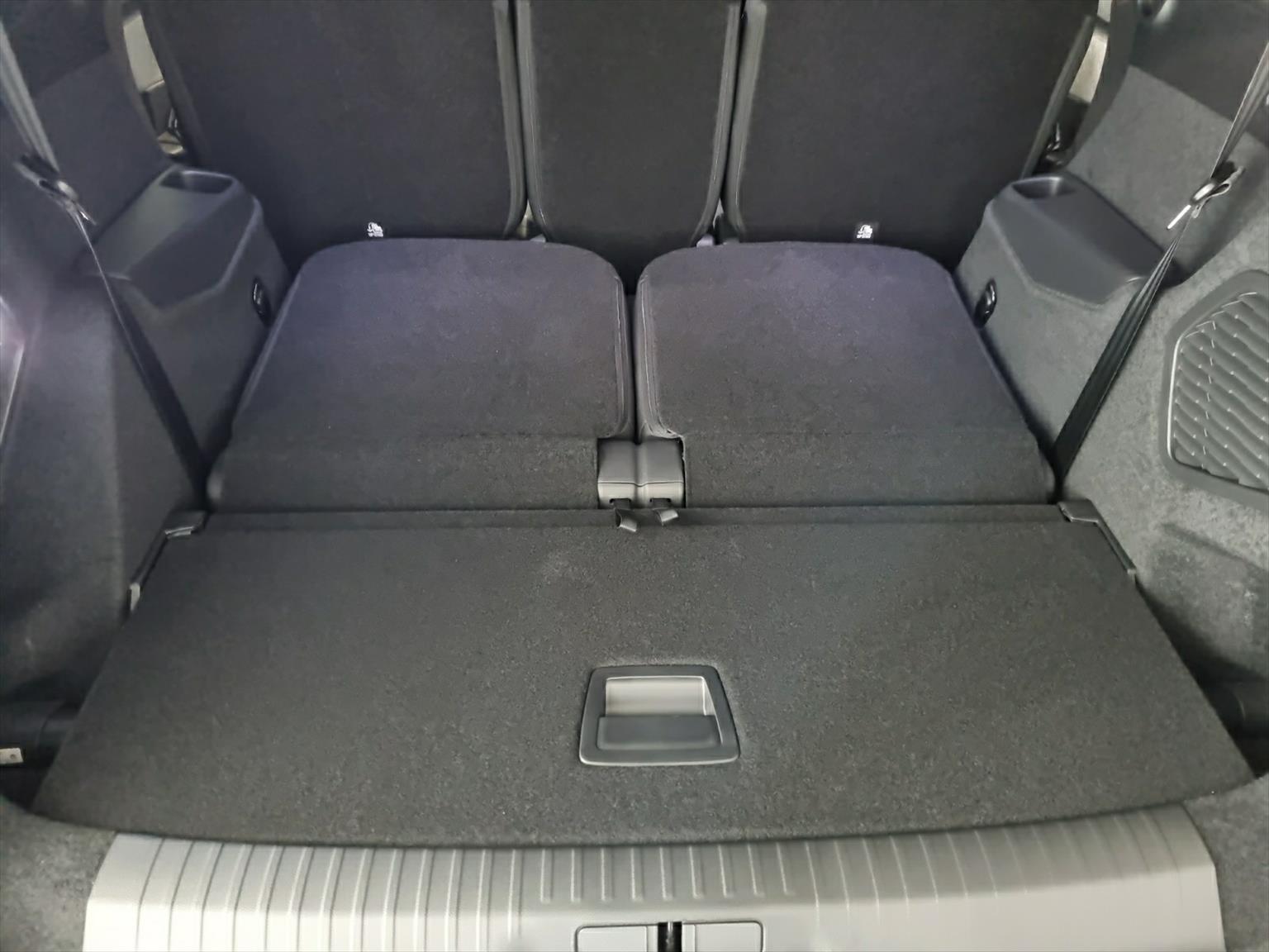 PEUGEOT 5008 145 Hybrid GT 7-Plätzer-image-13