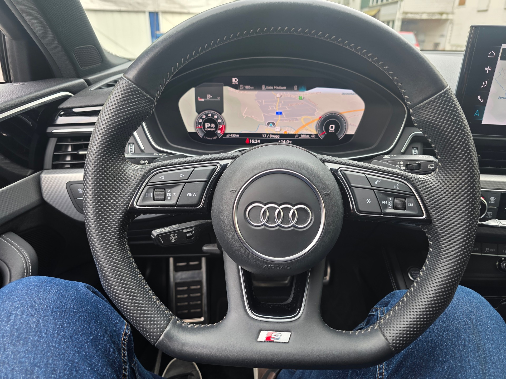 AUDI A4 Avant 45 TFSI S line S-tronic quattro-image-27