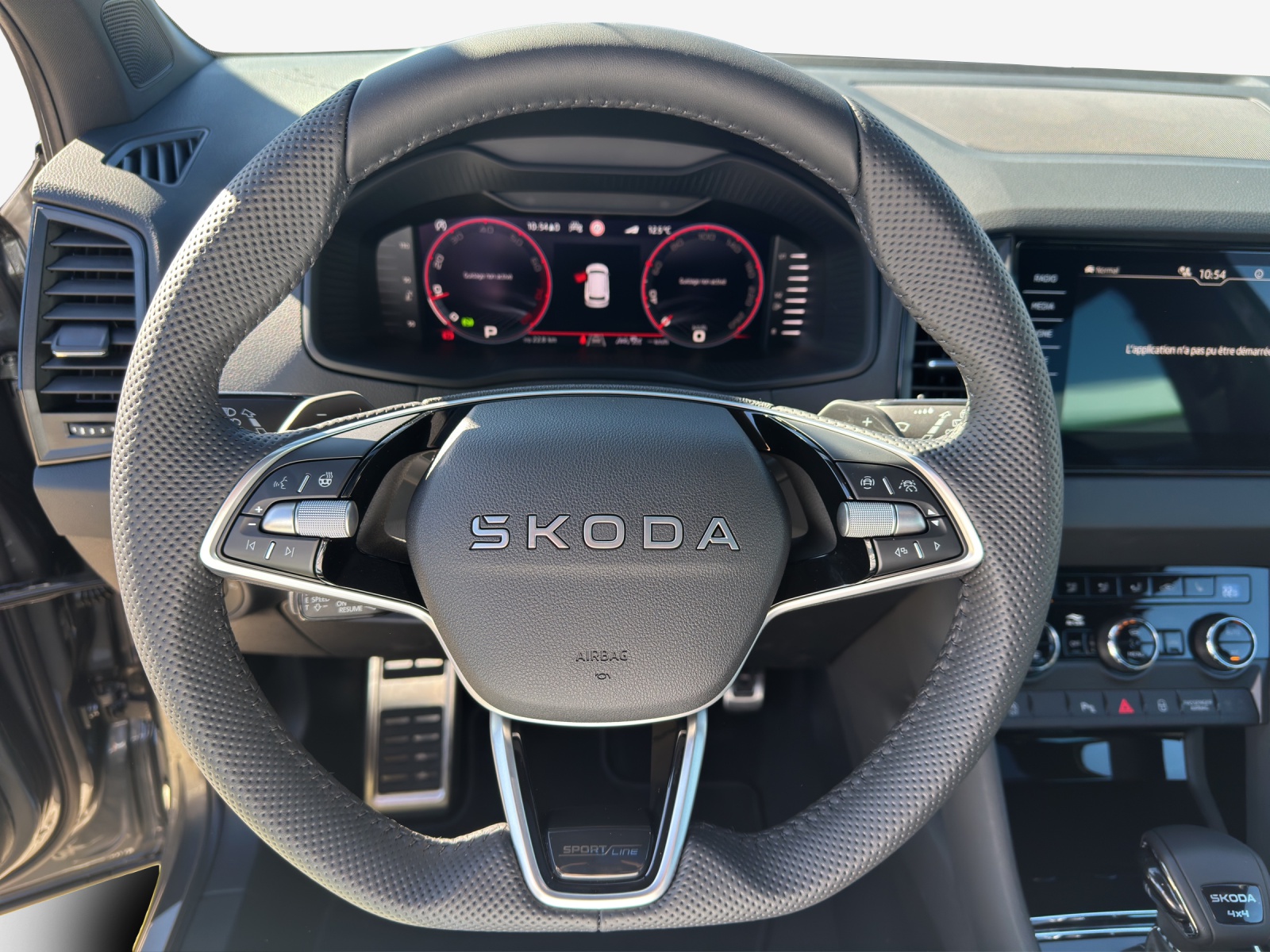 SKODA Karoq 2.0 TSI SportLine 4x4 DSG-image-9