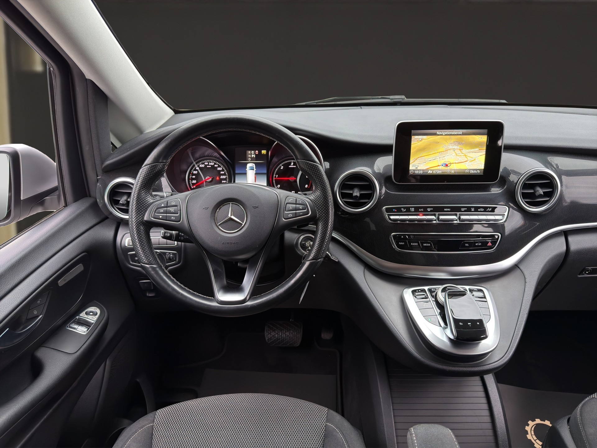 MERCEDES-BENZ V 250 d BlueTec kurz 4matic Van-image-13