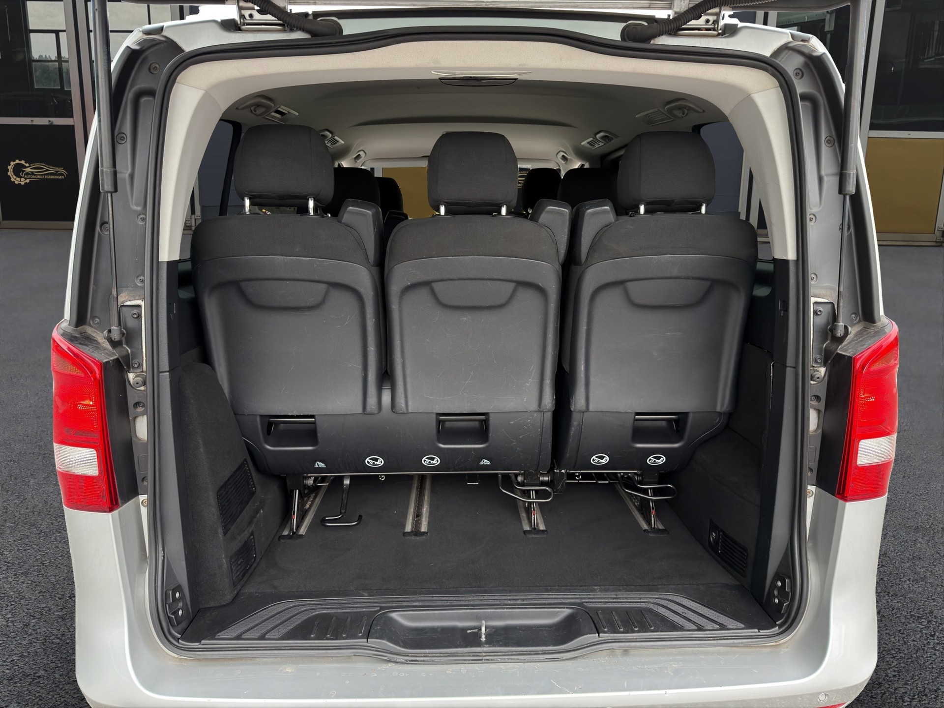 MERCEDES-BENZ V 250 d BlueTec kurz 4matic Van-image-14