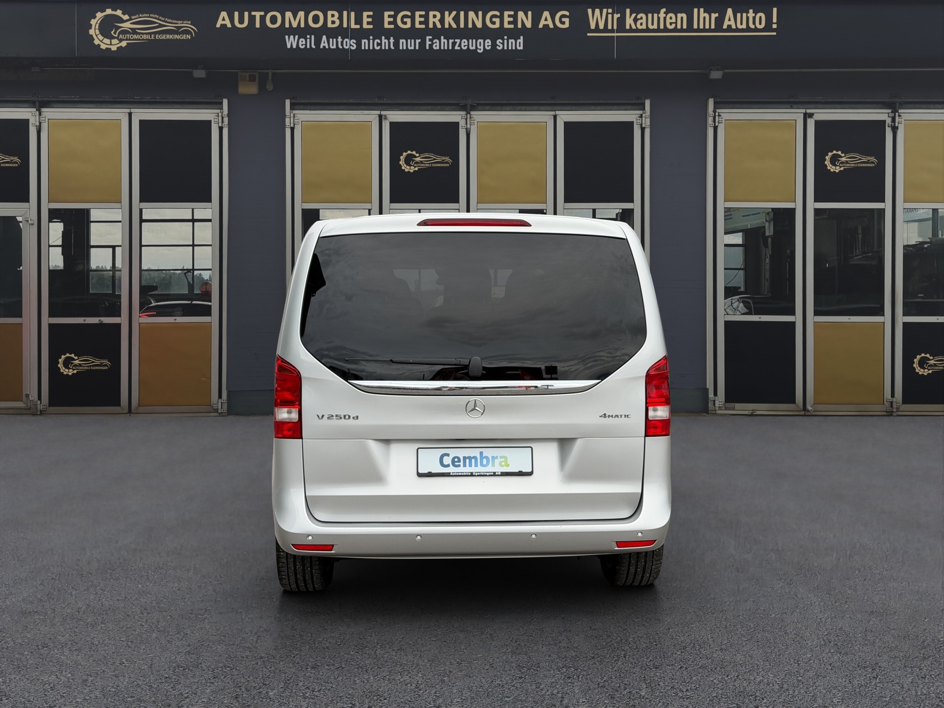 MERCEDES-BENZ V 250 d BlueTec kurz 4matic Van-image-5