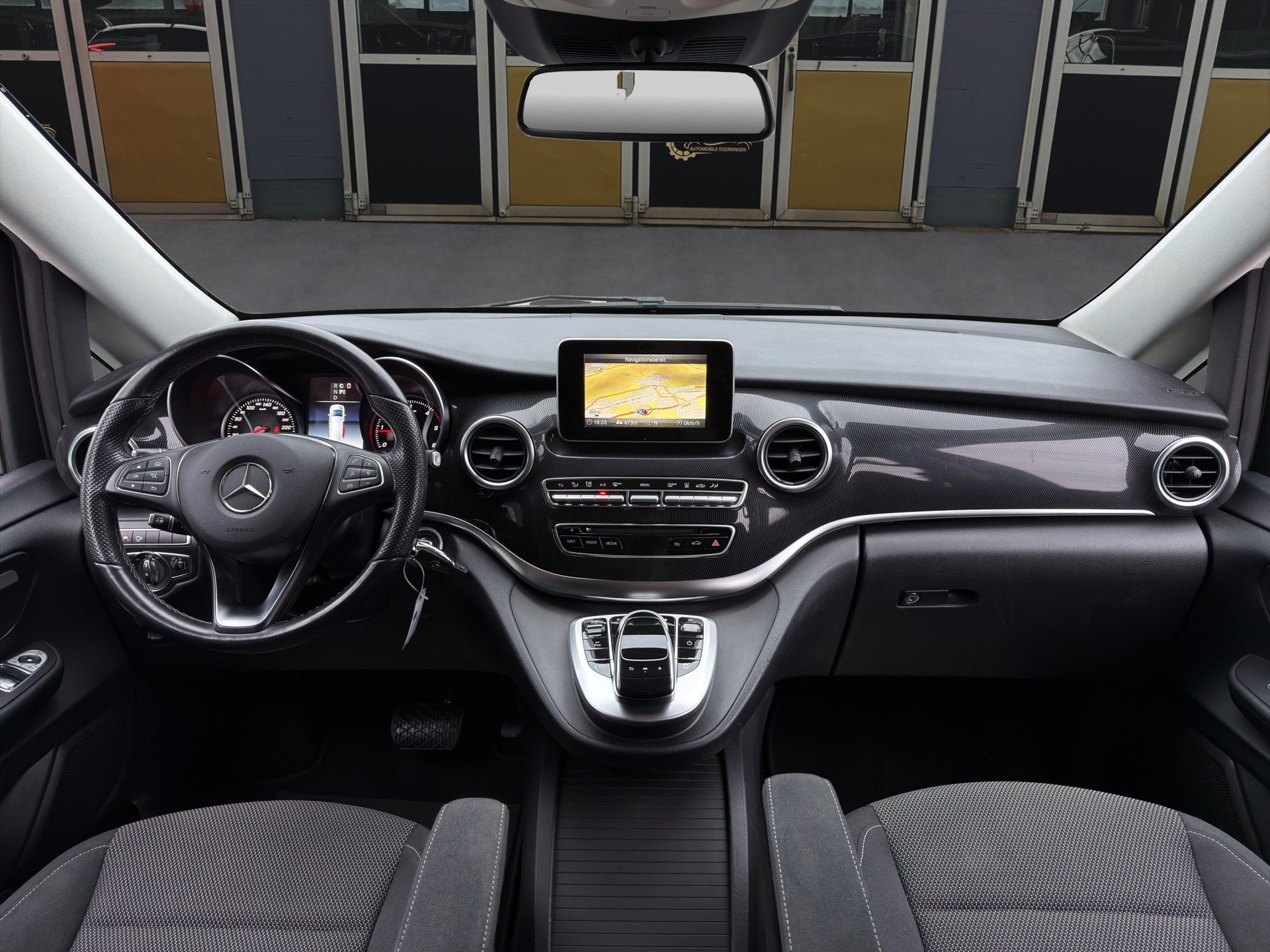MERCEDES-BENZ V 250 d BlueTec kurz 4matic Van-image-10
