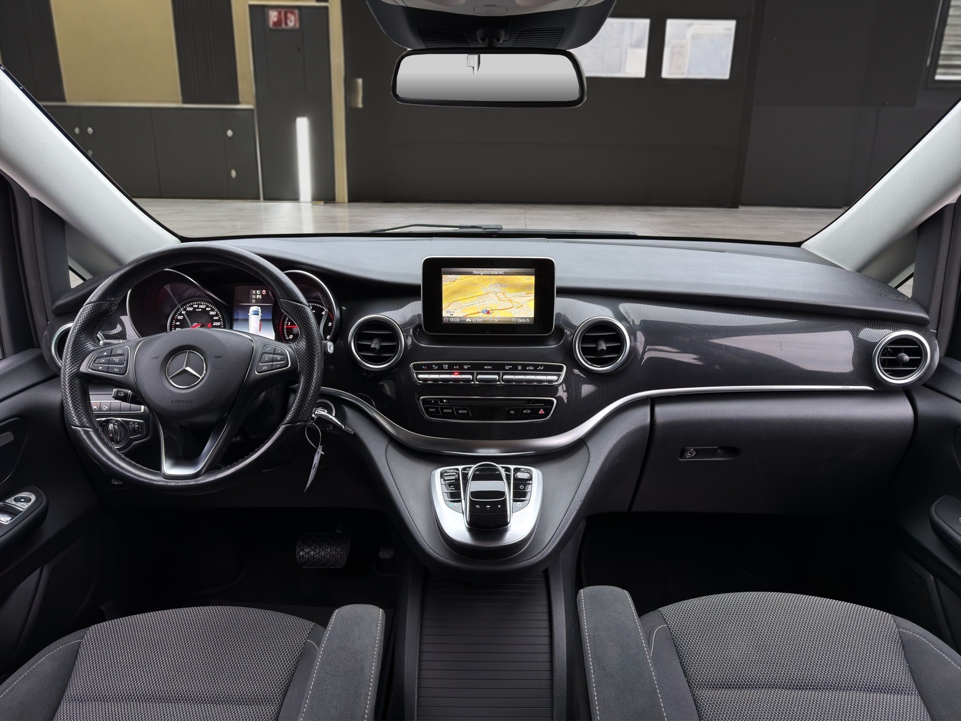 MERCEDES-BENZ V 250 d BlueTec kurz 4matic Van-image-12