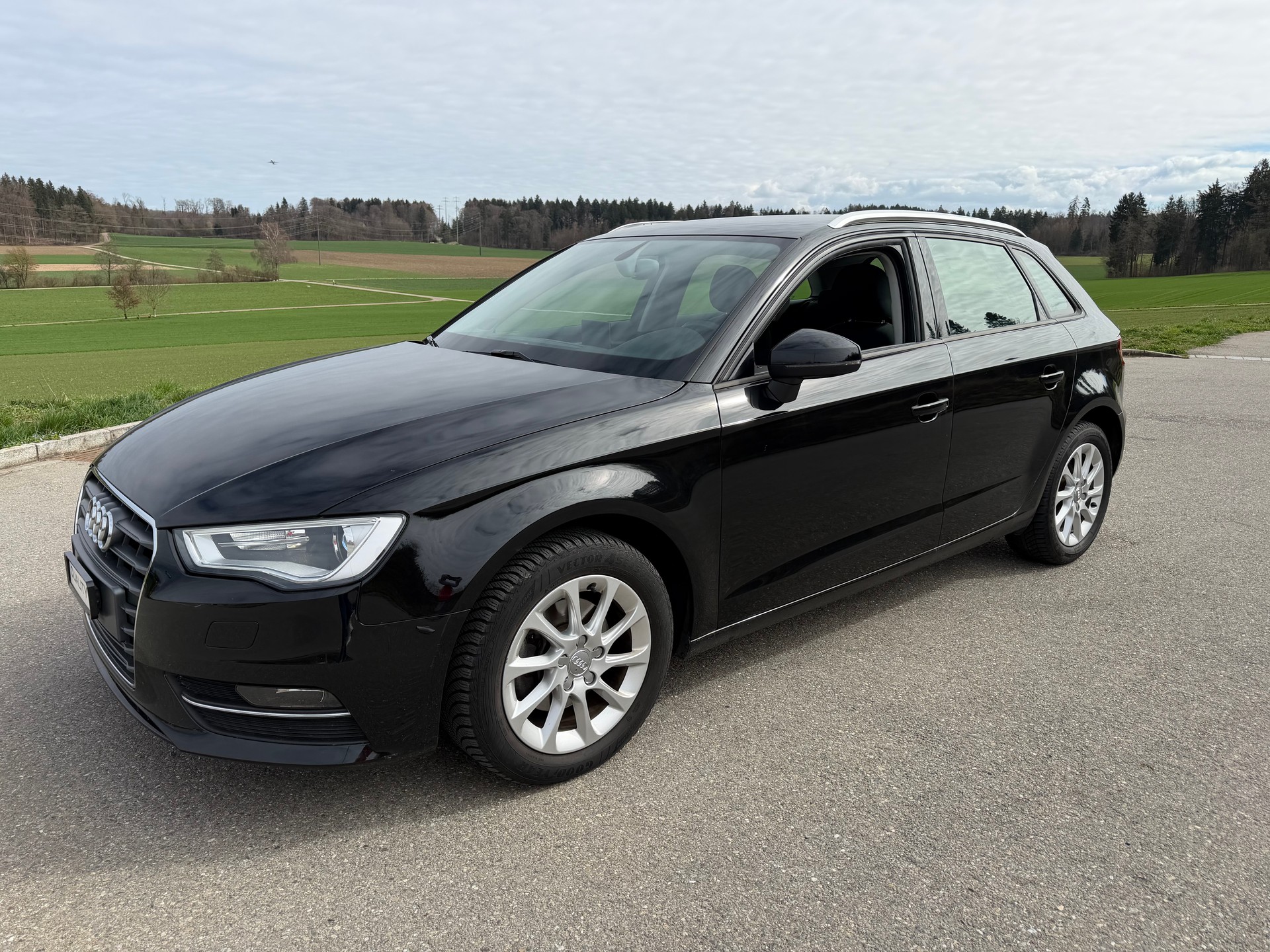 AUDI A3 Sportback 1.4 TFSI Ambition-image-0