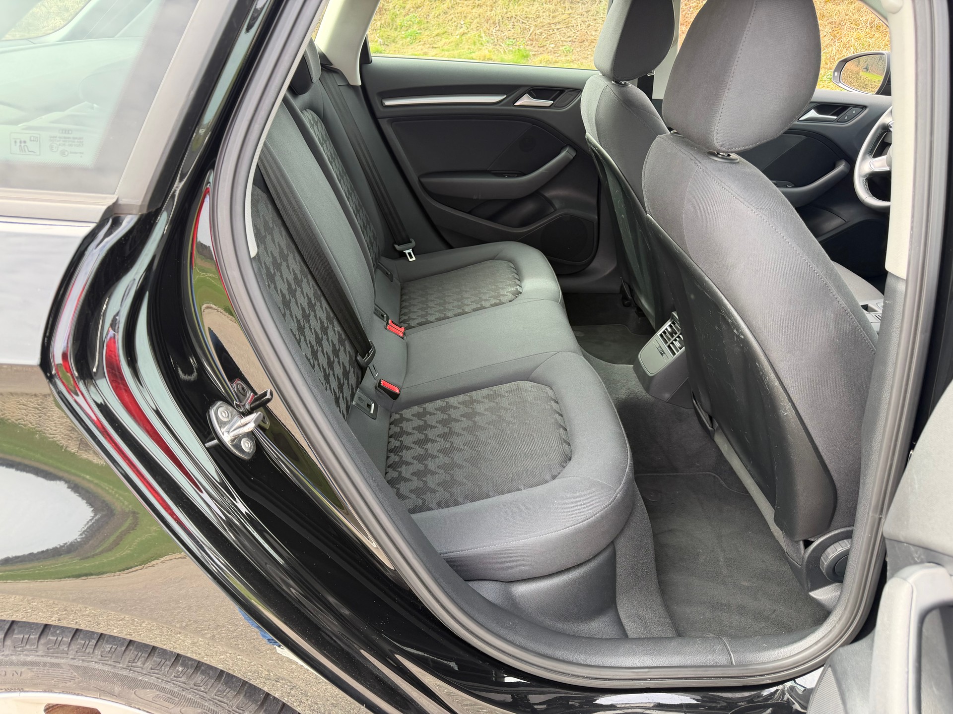 AUDI A3 Sportback 1.4 TFSI Ambition-image-7