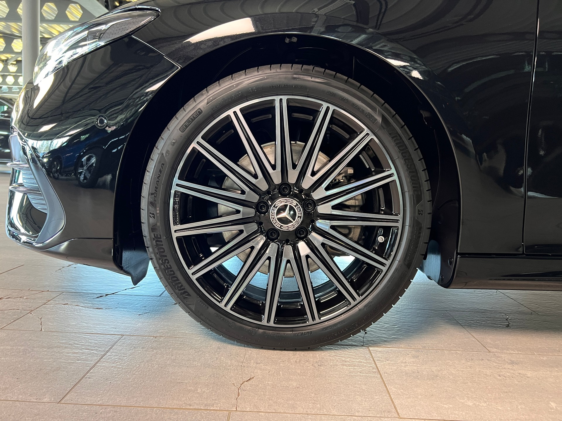 MERCEDES-BENZ CLA Shooting Brake 350 4Matic 85 kWh EQ-image-5