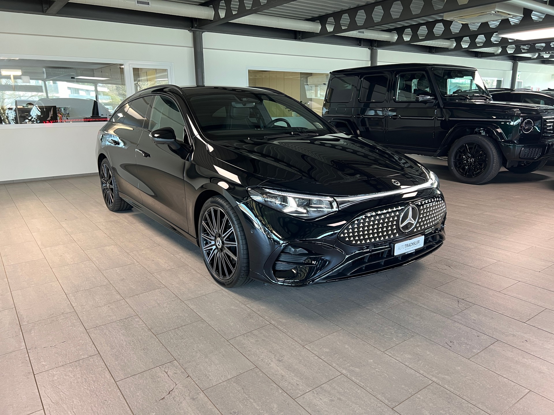 MERCEDES-BENZ CLA Shooting Brake 350 4Matic 85 kWh EQ-image-2