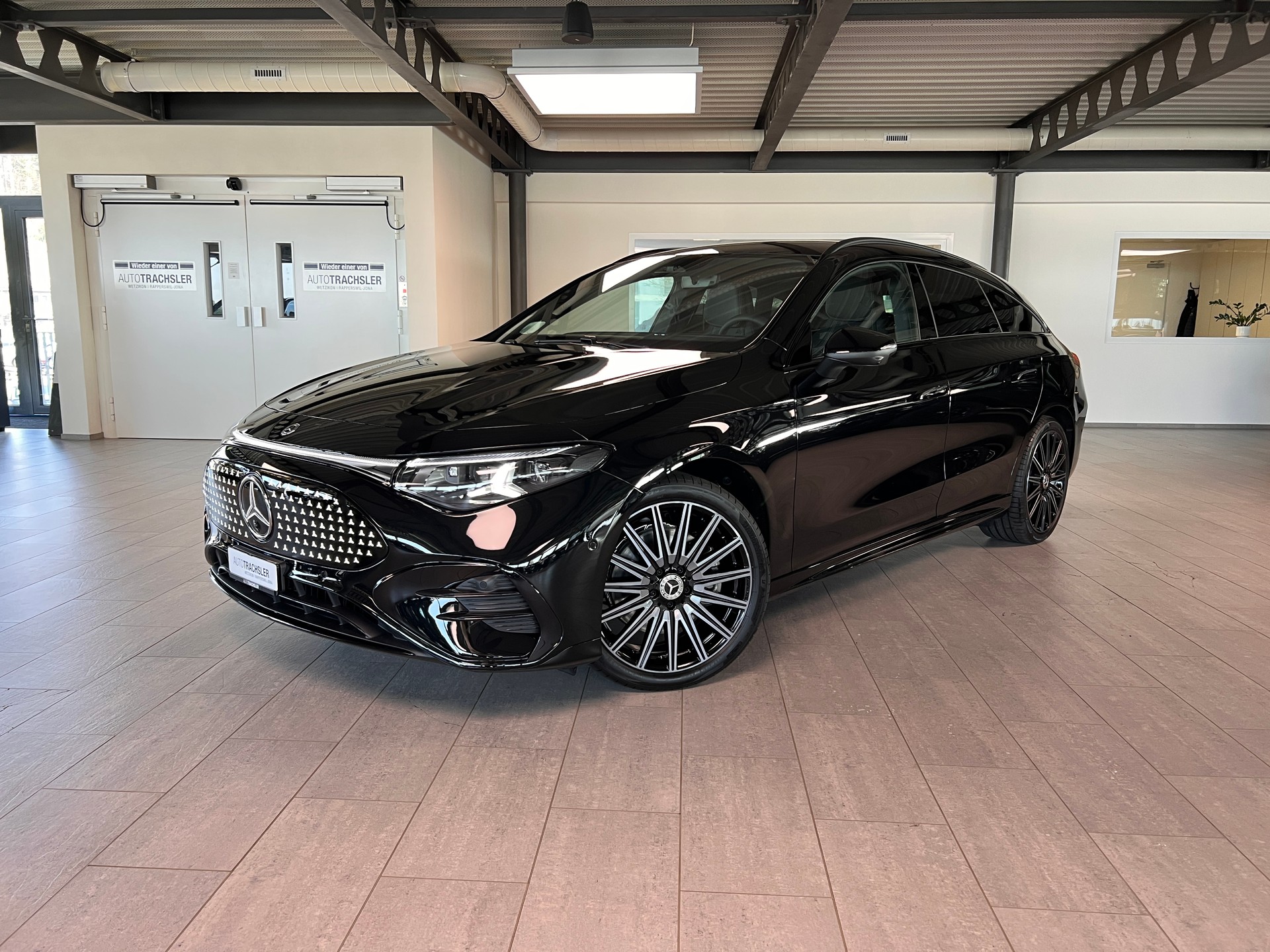 MERCEDES-BENZ CLA Shooting Brake 350 4Matic 85 kWh EQ-image-0