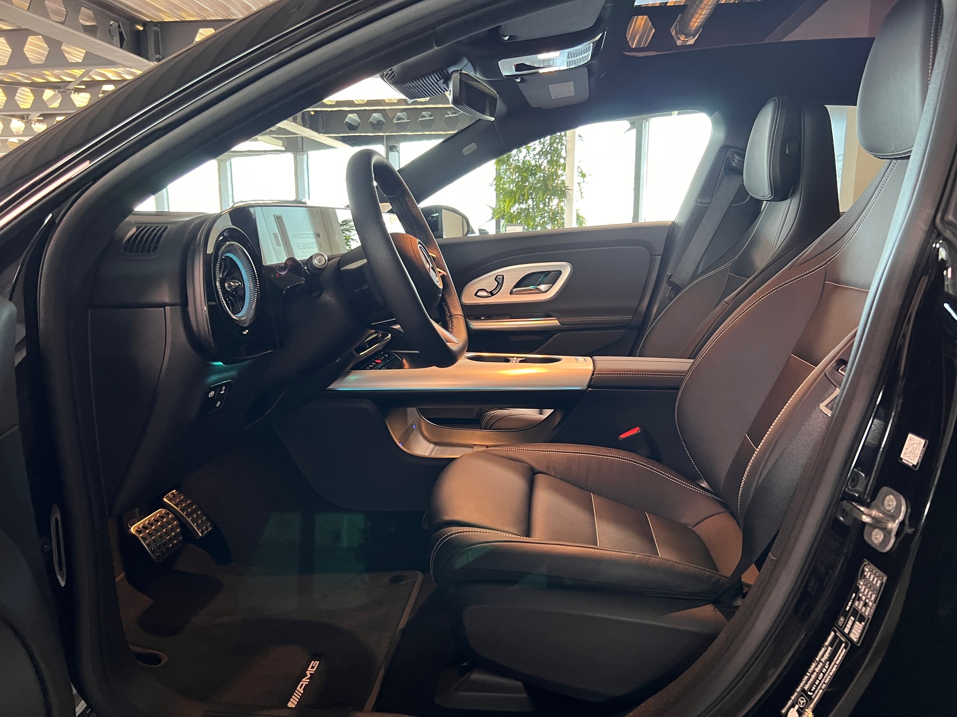 MERCEDES-BENZ CLA Shooting Brake 350 4Matic 85 kWh EQ-image-9