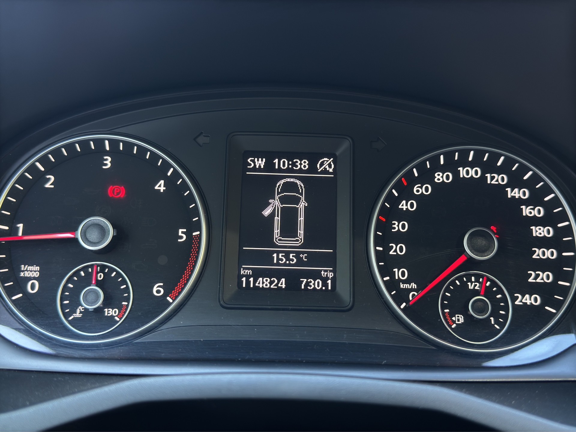 VW Caddy Maxi 2.0TDI 4Motion BlueMotion Technology-image-9
