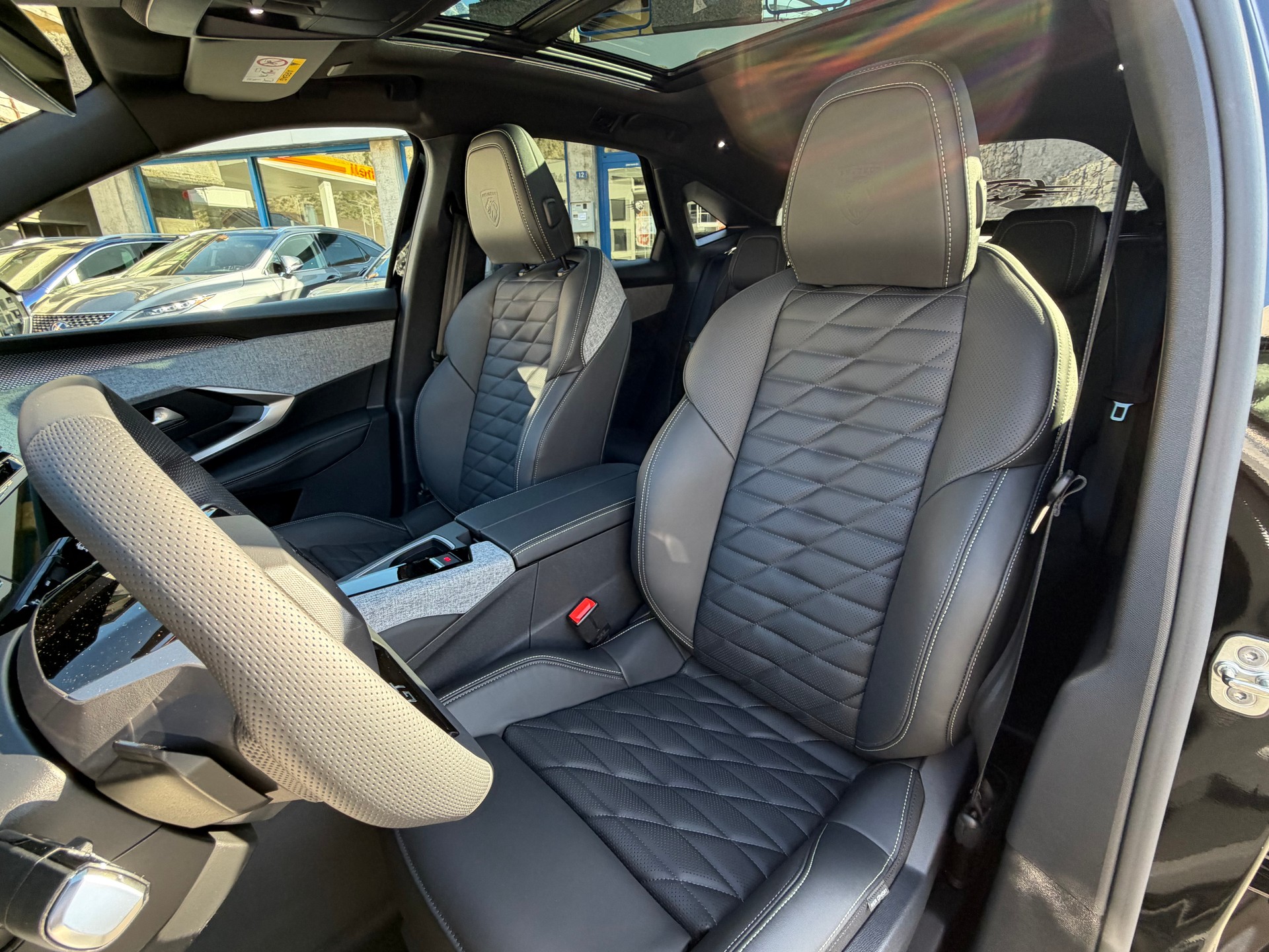 PEUGEOT 3008 73kWh GT Exclusive-image-9