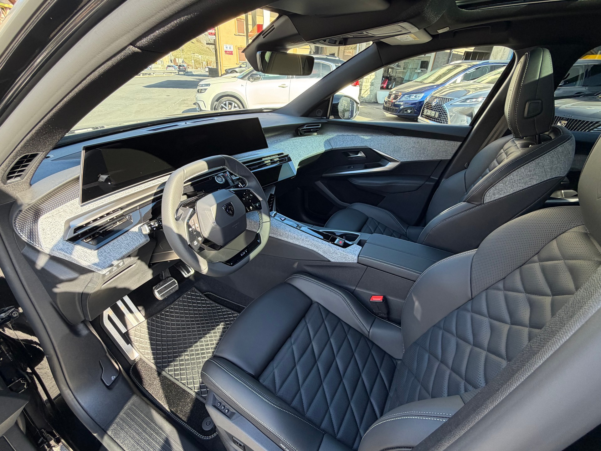 PEUGEOT 3008 73kWh GT Exclusive-image-8