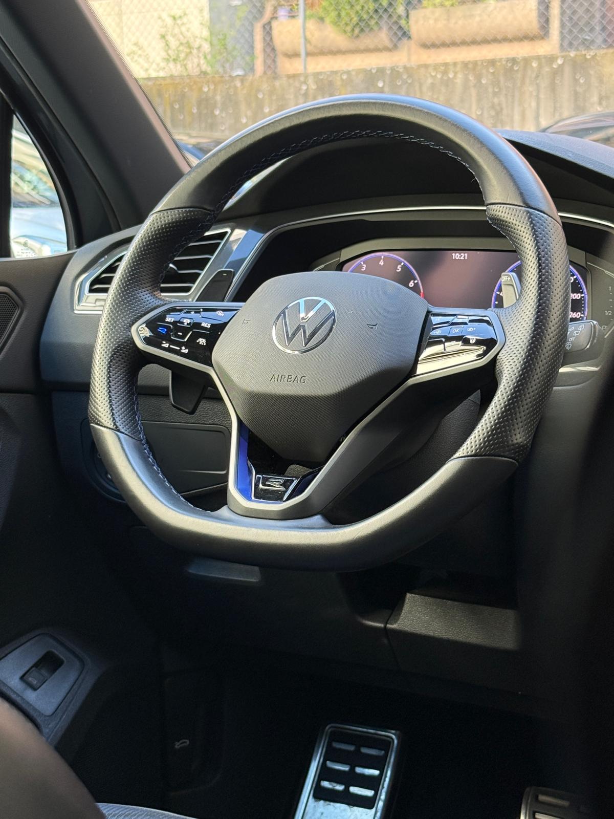 VW Tiguan 2.0TSI R 4Motion DSG-image-10