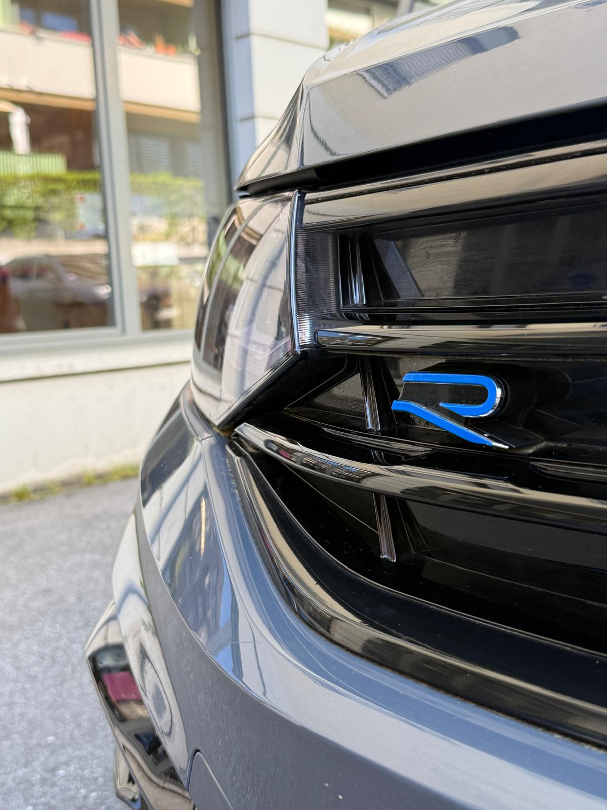 VW Tiguan 2.0TSI R 4Motion DSG-image-16