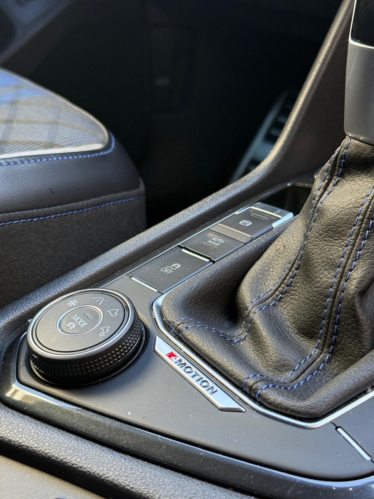 VW Tiguan 2.0TSI R 4Motion DSG-image-13