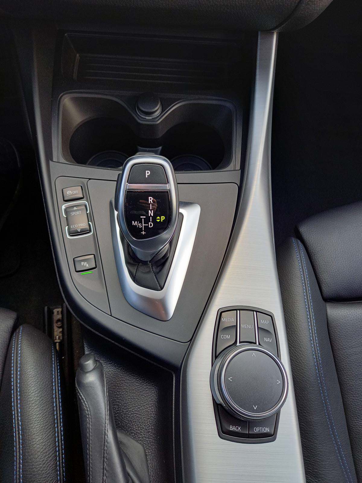 BMW M140i xDrive Steptronic-image-10