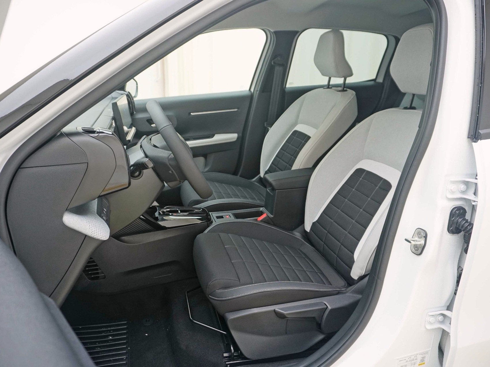 CITROEN C3 1.2 Hybrid Max-image-6
