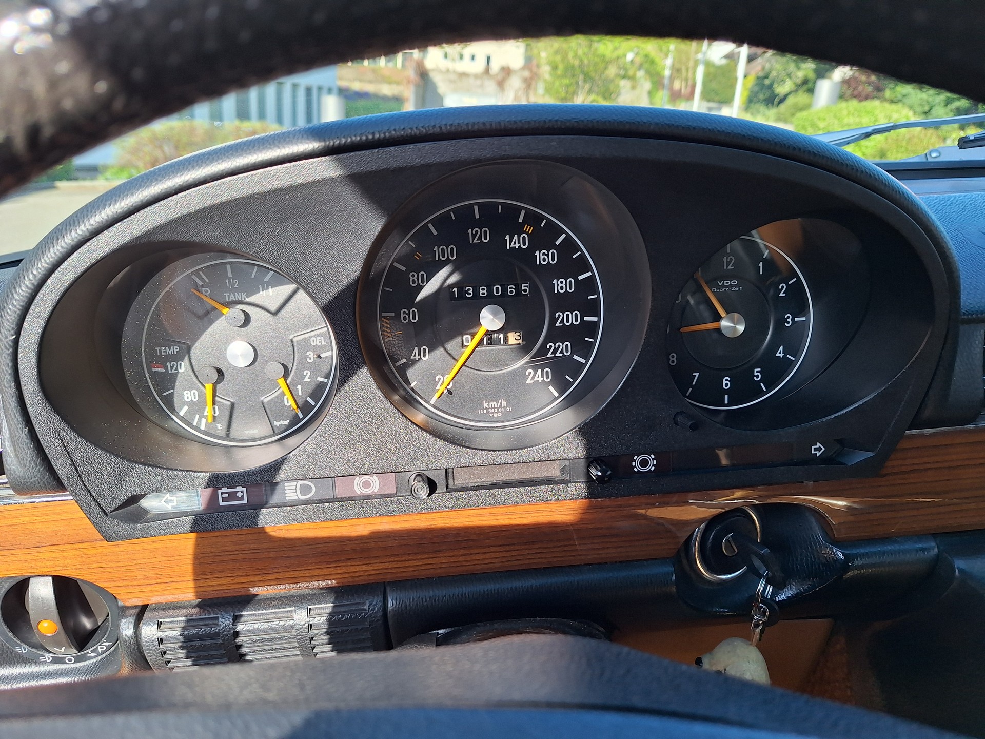 MERCEDES-BENZ 280SE-image-3
