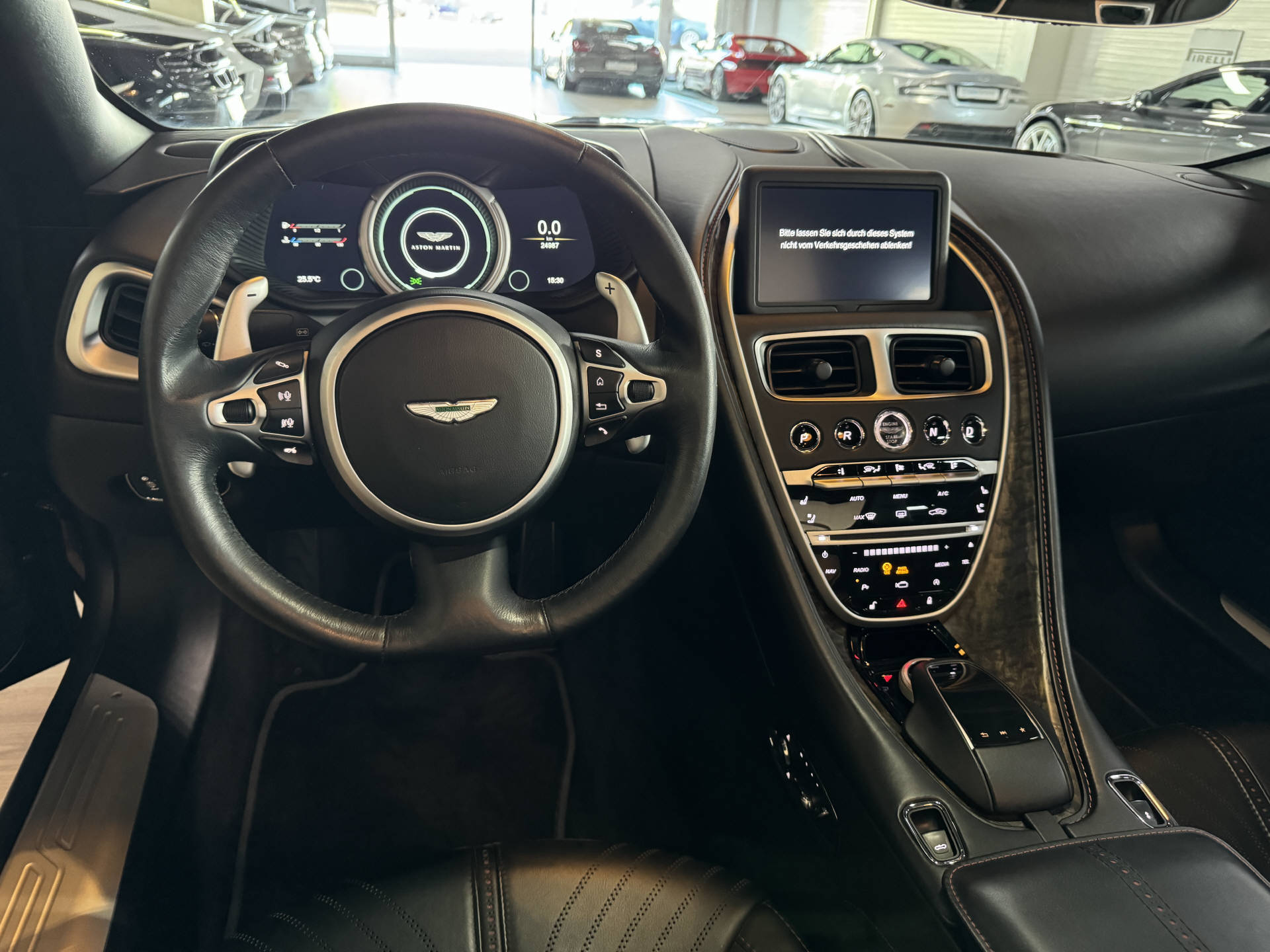 ASTON MARTIN DB11 V8 Volante Touchtronic 3-image-10