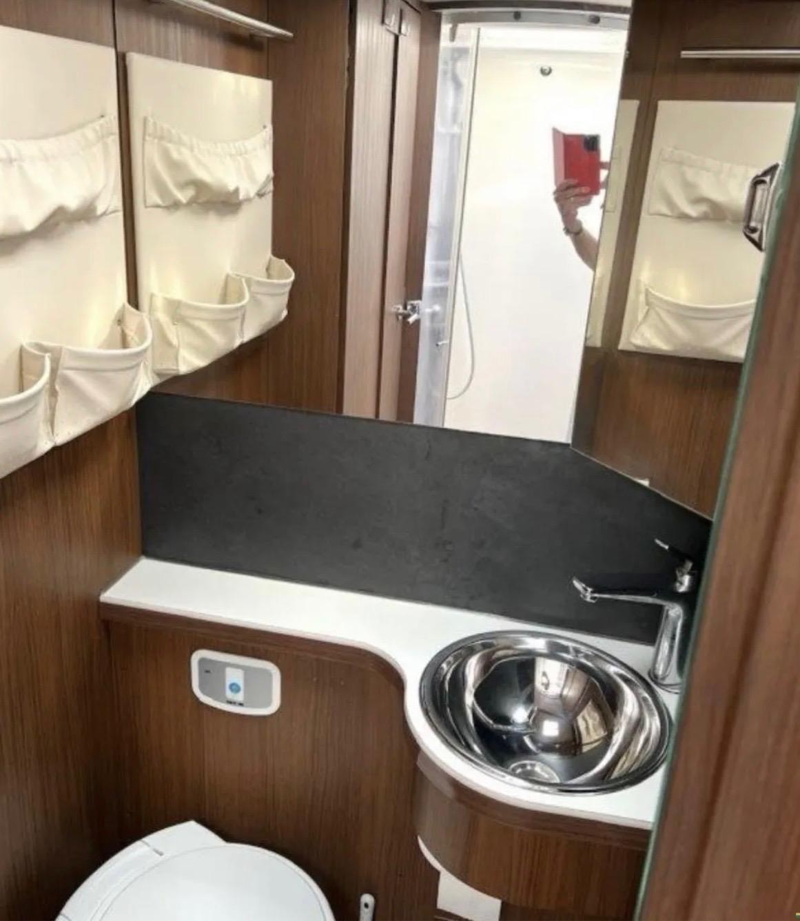 NIESMANN + BISCHOFF Flair Arto 76 LE Top Gepflegt und Autark-image-8