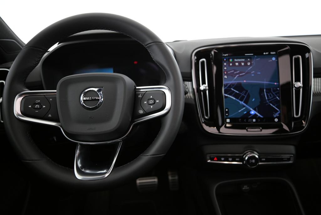VOLVO XC40 P8 Twin Pro AWD-image-5