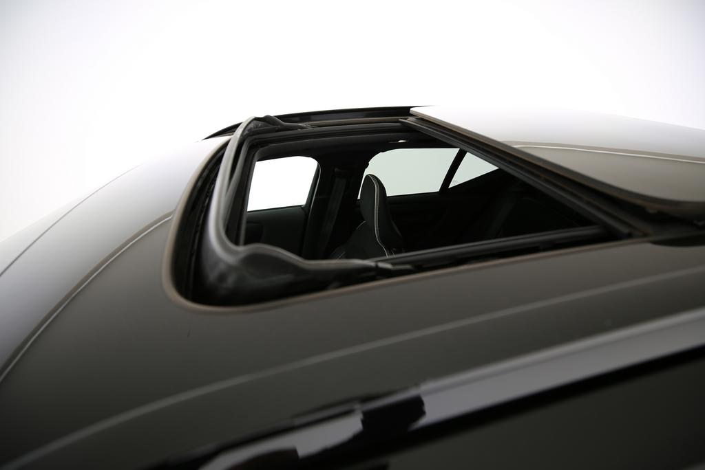 VOLVO XC40 P8 Twin Pro AWD-image-9