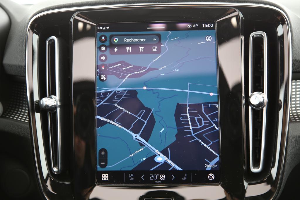 VOLVO XC40 P8 Twin Pro AWD-image-6