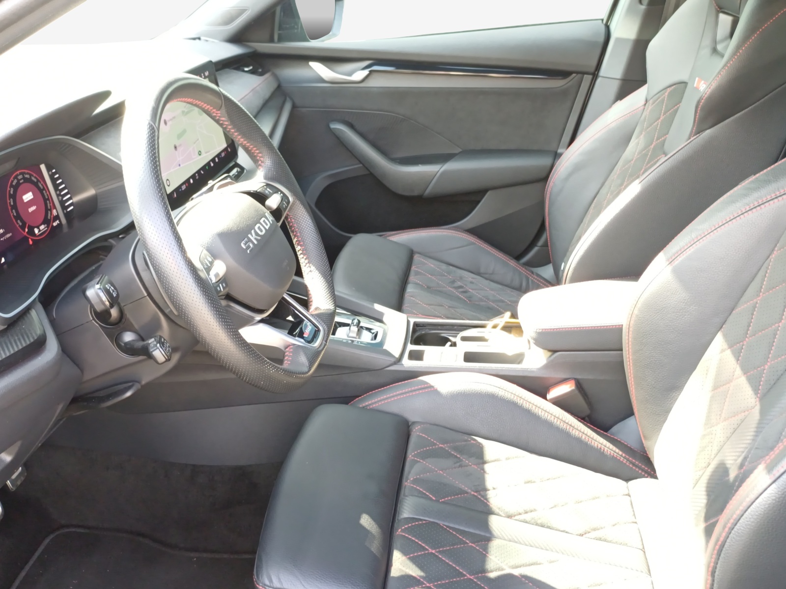 SKODA Octavia Combi 2.0 TSI DSG RS-image-7