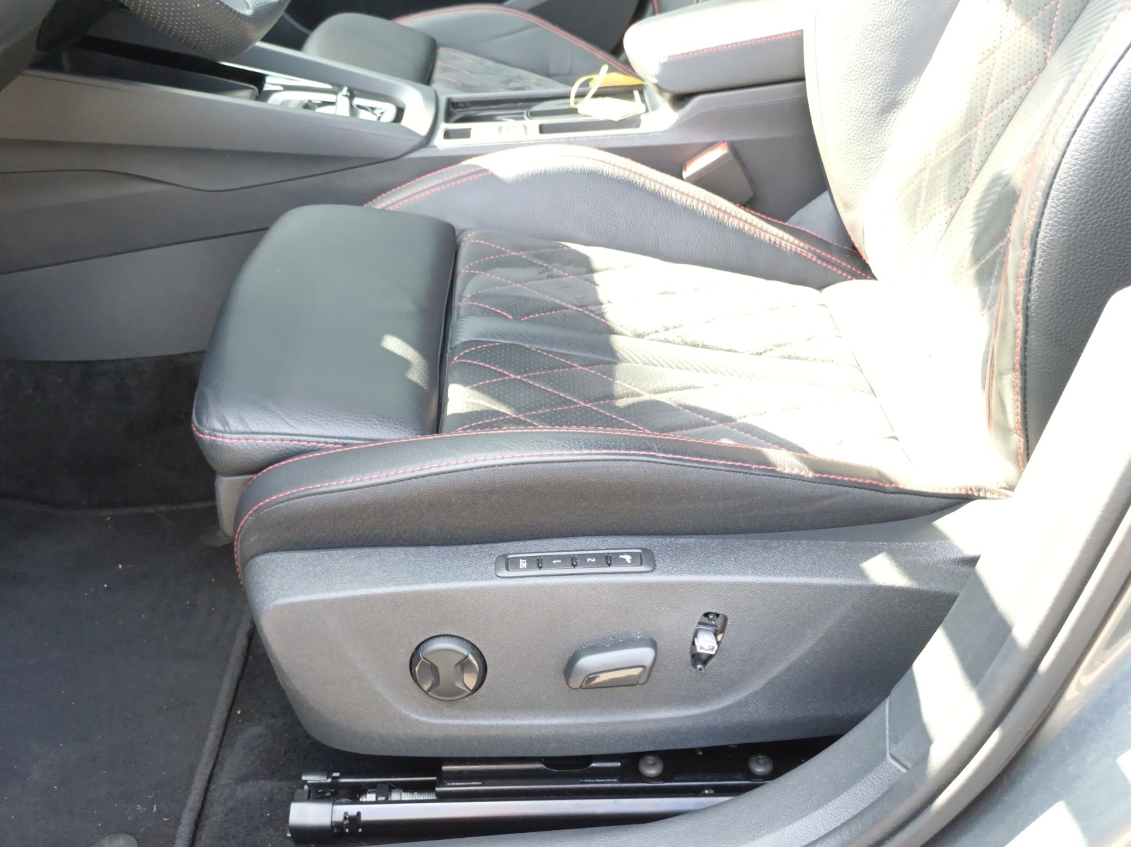 SKODA Octavia Combi 2.0 TSI DSG RS-image-14