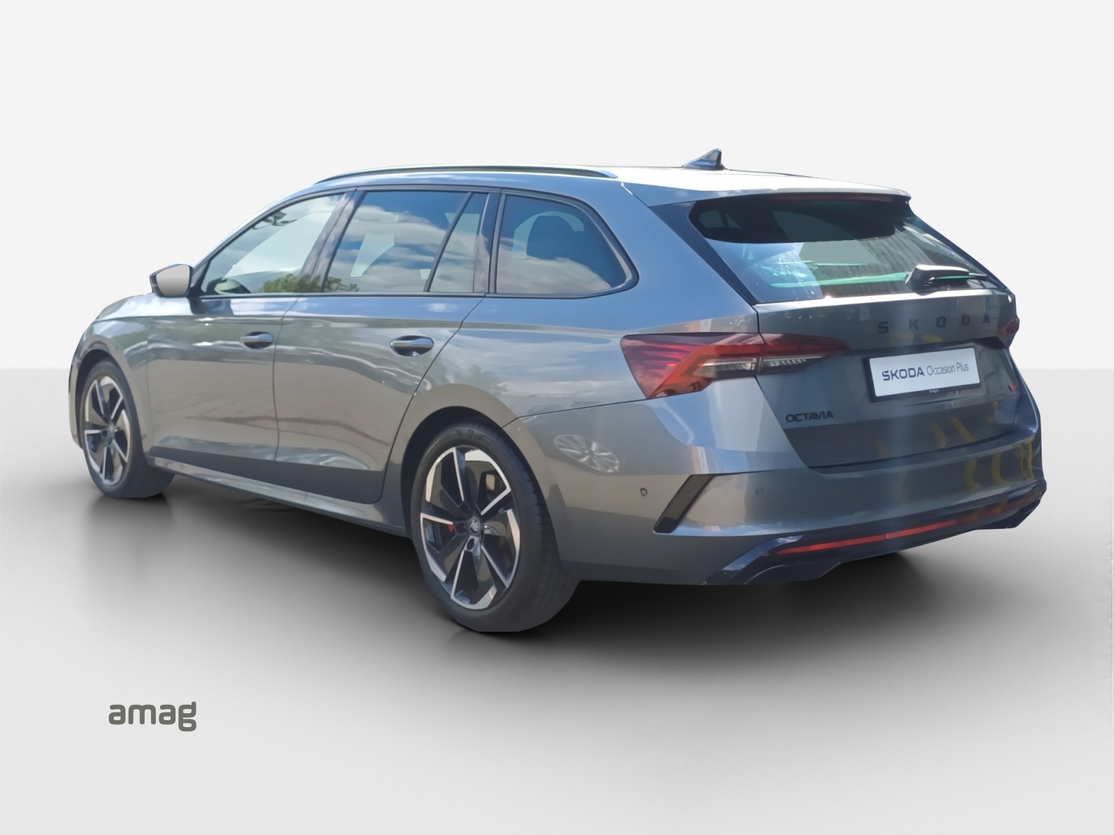 SKODA Octavia Combi 2.0 TSI DSG RS-image-2