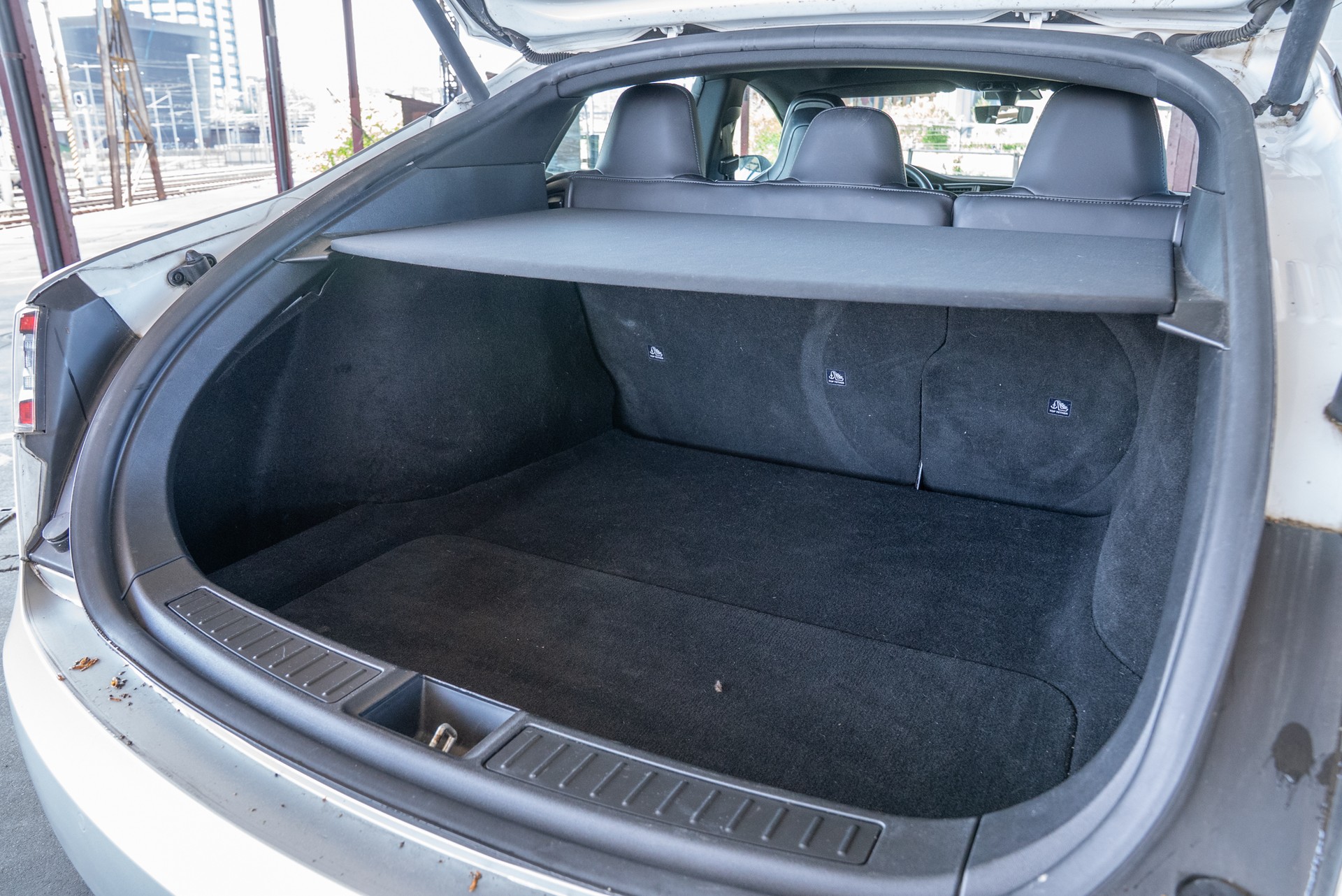 TESLA Model S 75 D-image-5