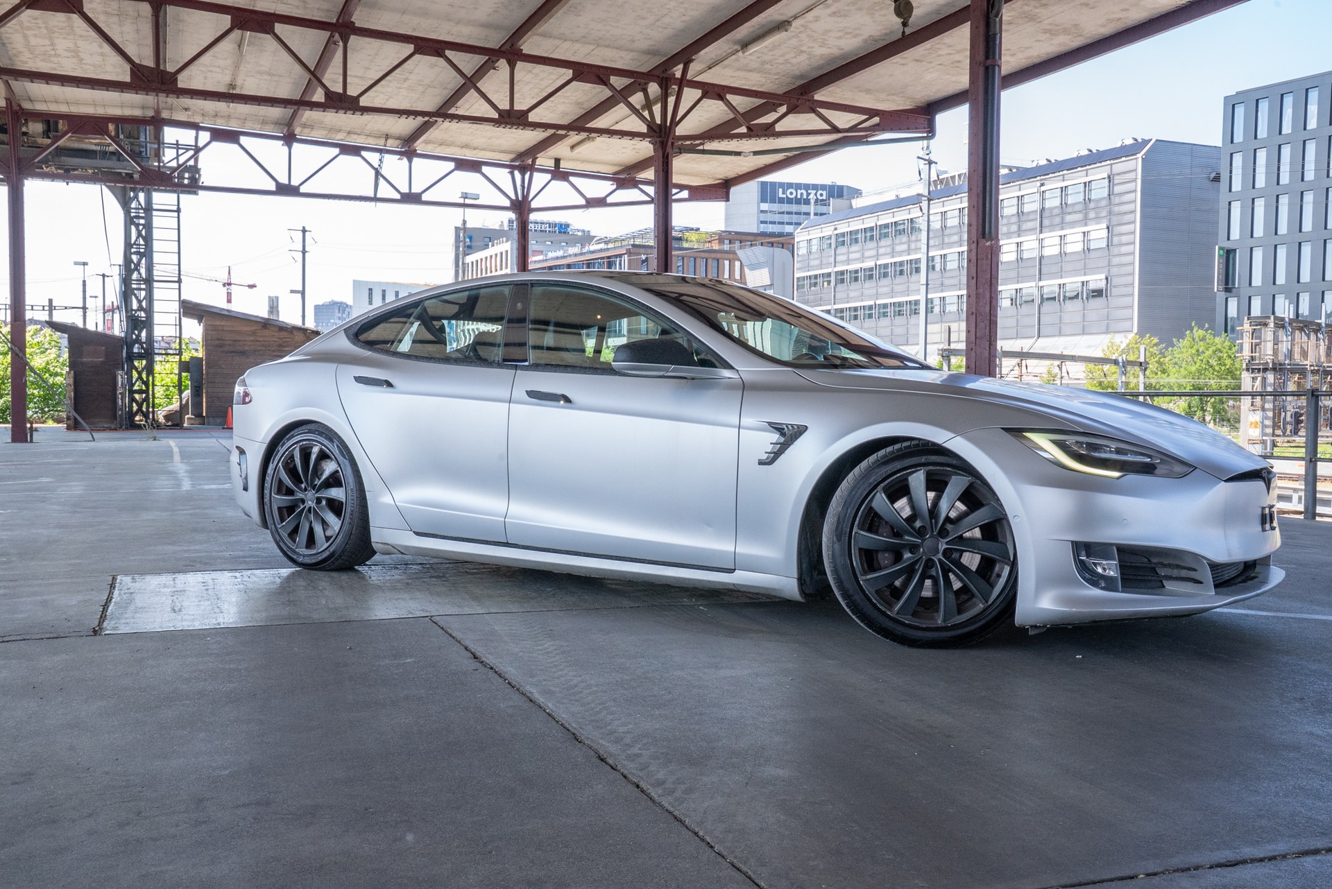 TESLA Model S 75 D-image-1