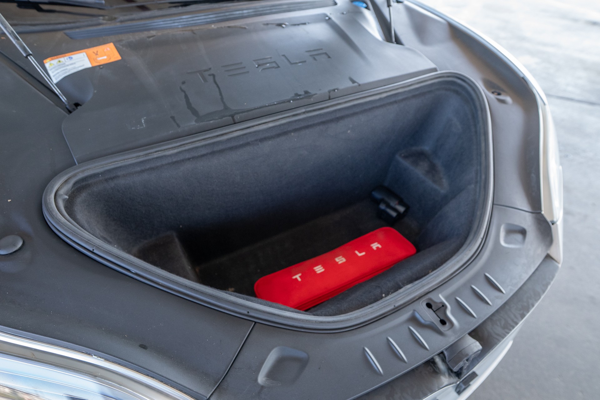 TESLA Model S 75 D-image-13