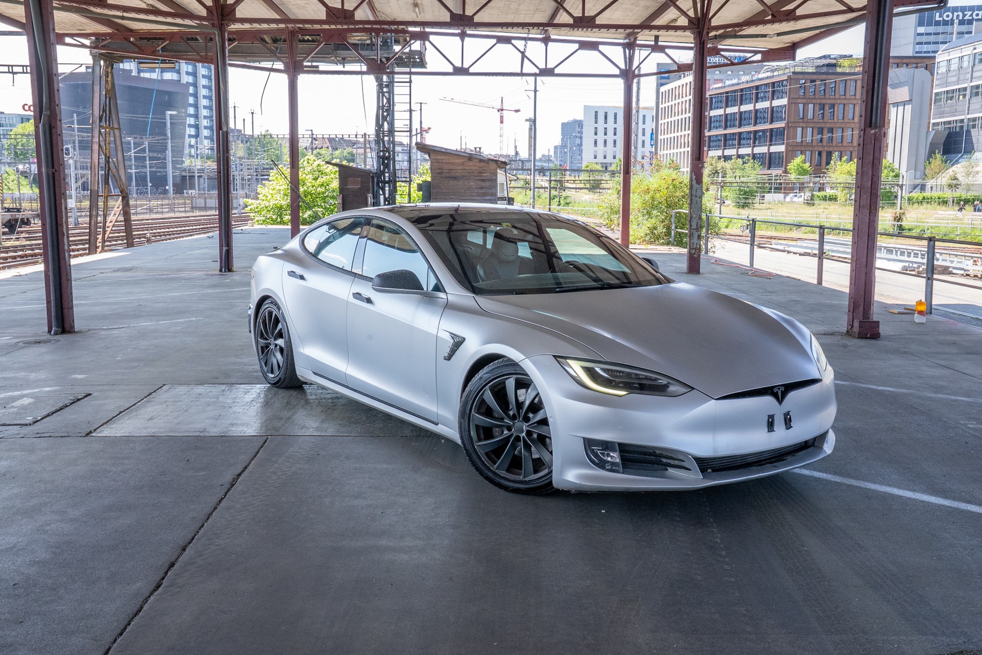 TESLA Model S 75 D-image-2