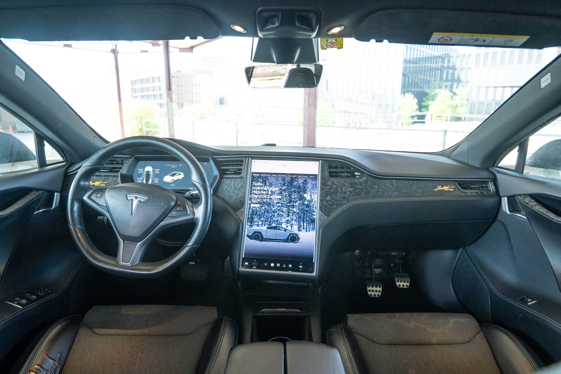 TESLA Model S 75 D-image-8