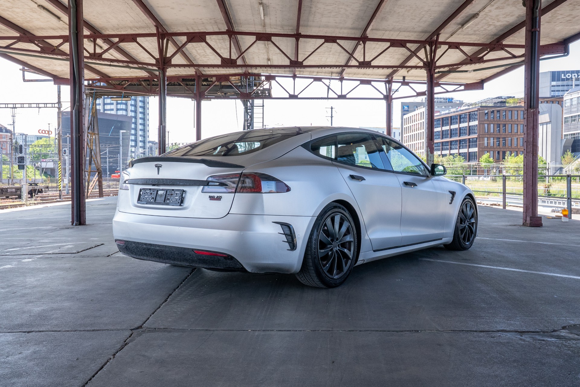 TESLA Model S 75 D-image-3