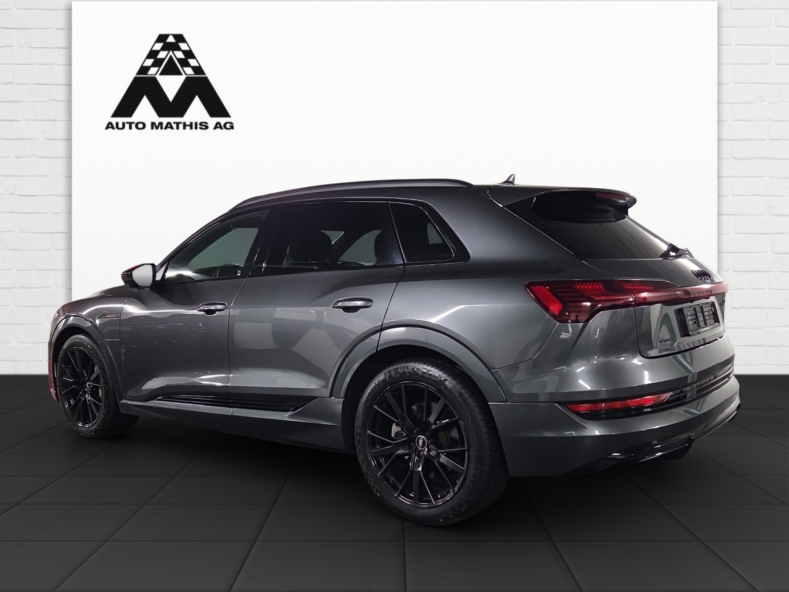AUDI e-tron 55 S Line Black Edition quattro-image-3