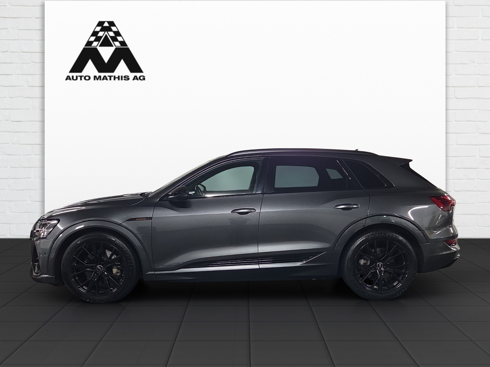 AUDI e-tron 55 S Line Black Edition quattro-image-2
