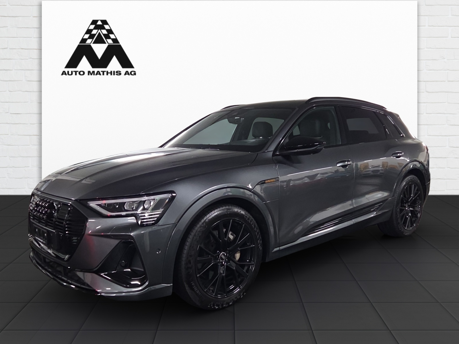 AUDI e-tron 55 S Line Black Edition quattro (SUV / Geländewagen) Audi AUDI e-tron 55 S Line Black Edition quattro (SUV / Geländewagen)