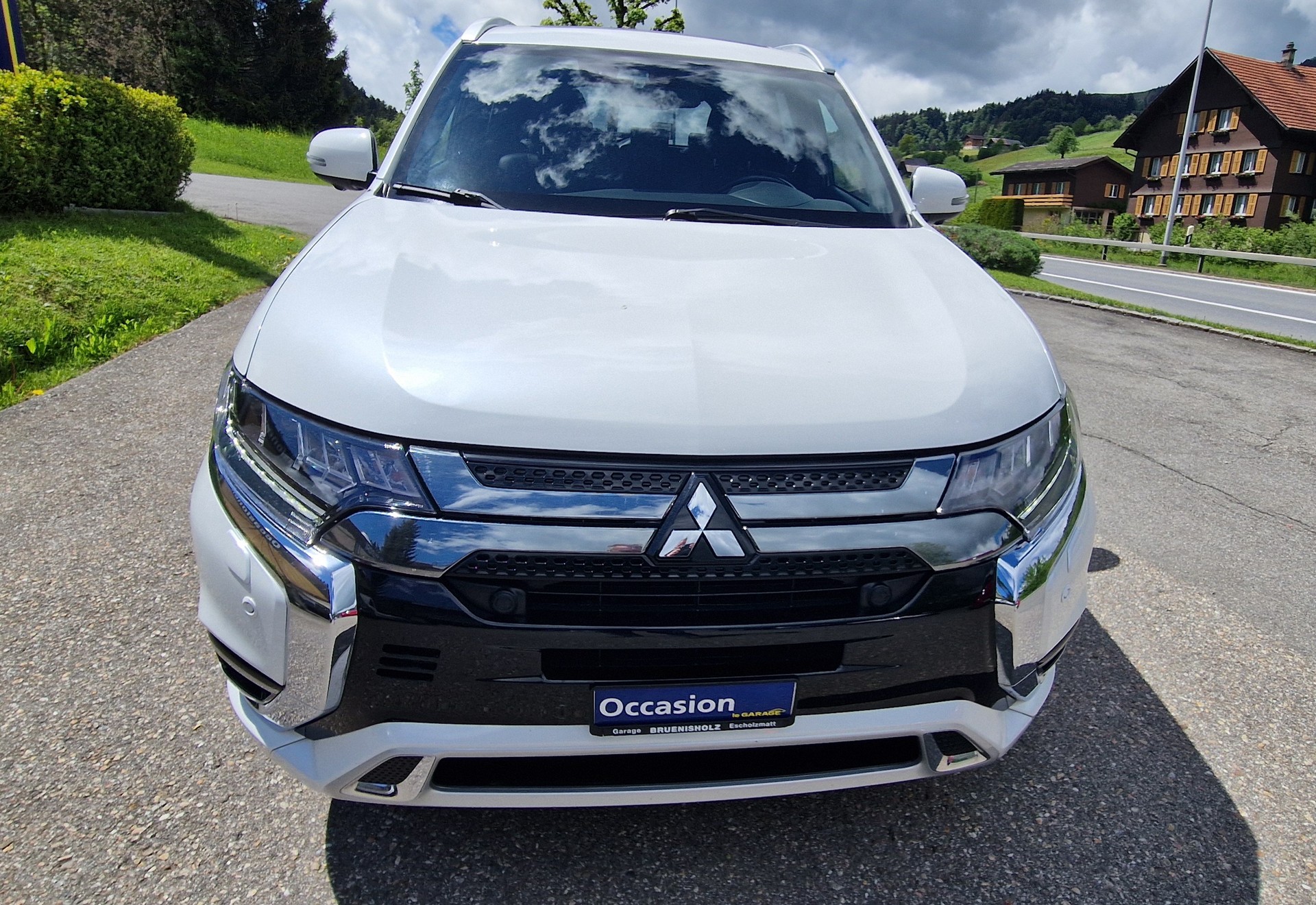 MITSUBISHI Outlander 2.4 PHEV Diamond S-Edition 4WD Automatic-showroom-element-1