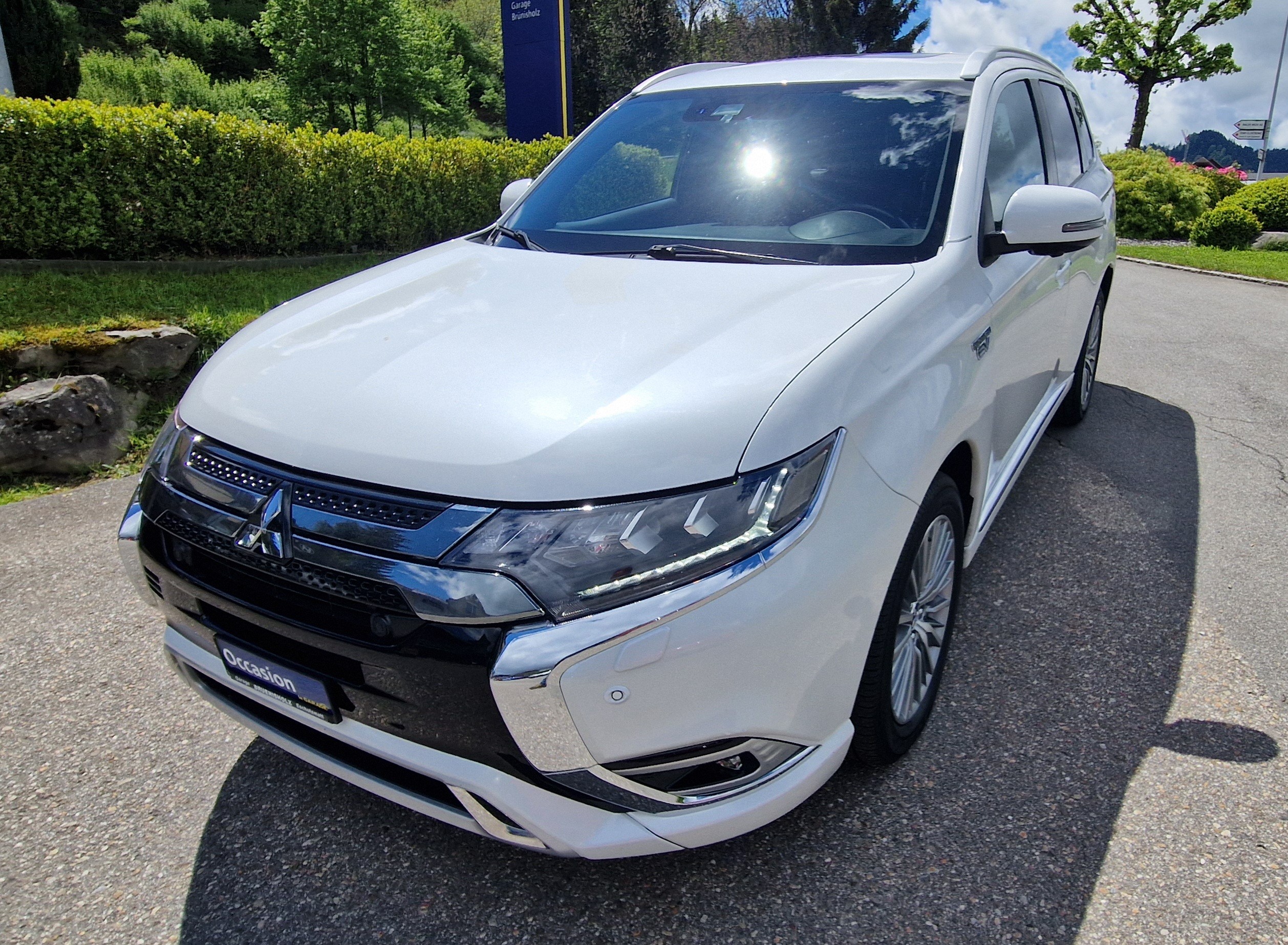 MITSUBISHI Outlander 2.4 (SUV / Geländewagen) Mitsubishi MITSUBISHI Outlander 2.4 (SUV / Geländewagen)