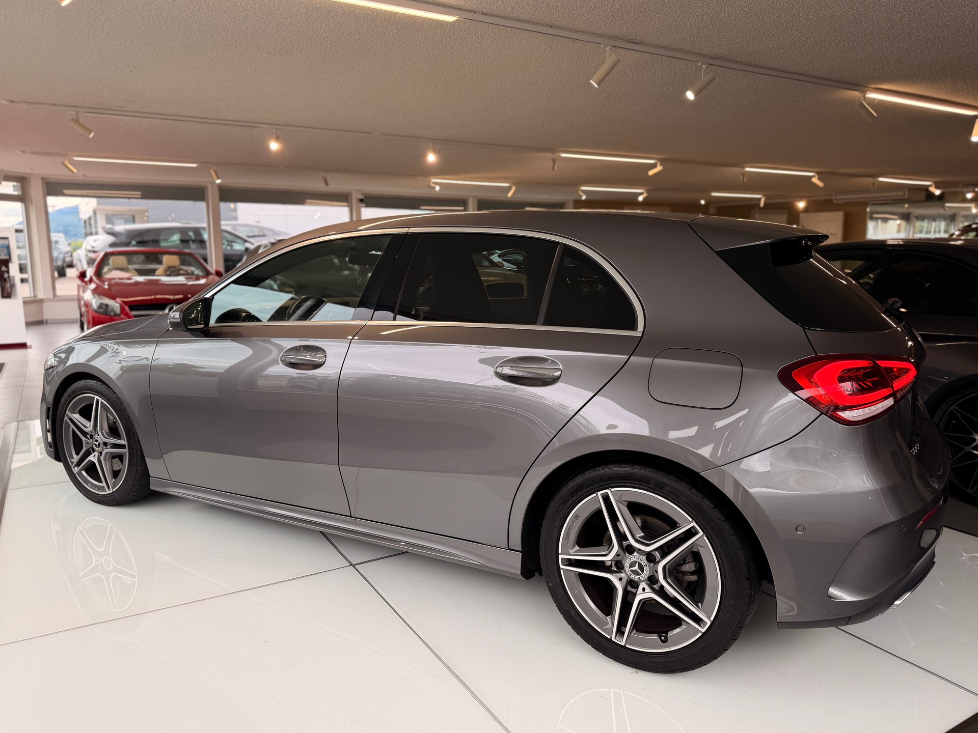 MERCEDES-BENZ A 180 Style 7G-DCT-image-8