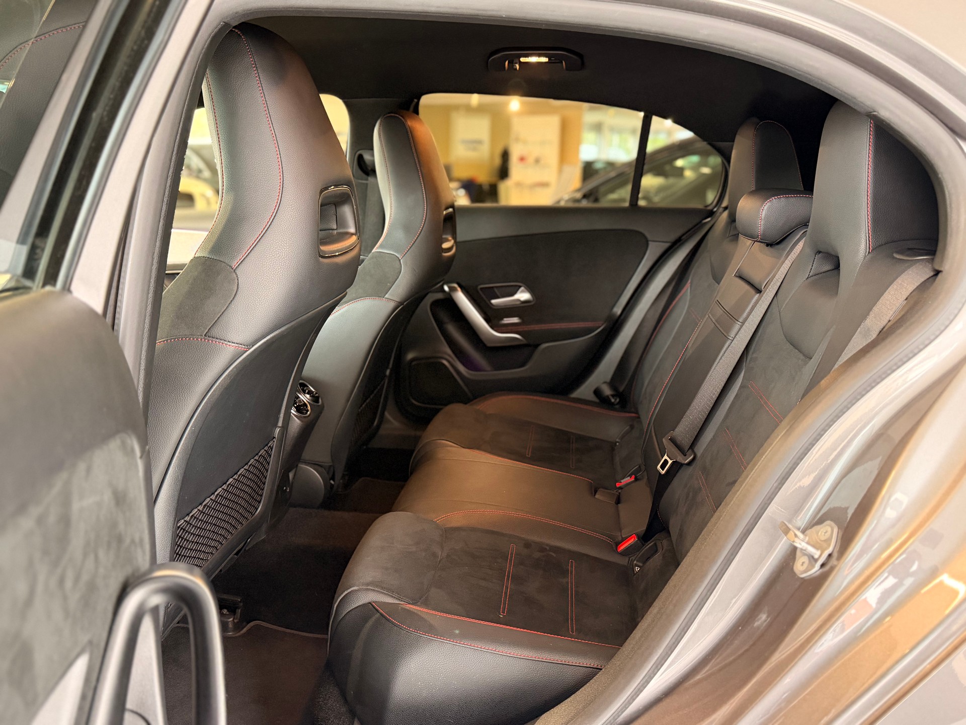 MERCEDES-BENZ A 180 Style 7G-DCT-image-13