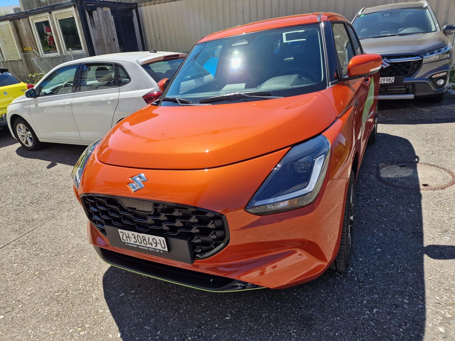 SUZUKI Swift 1.2 1st Edition Top Hybrid 4x4 MY24 252-showroom-element-1