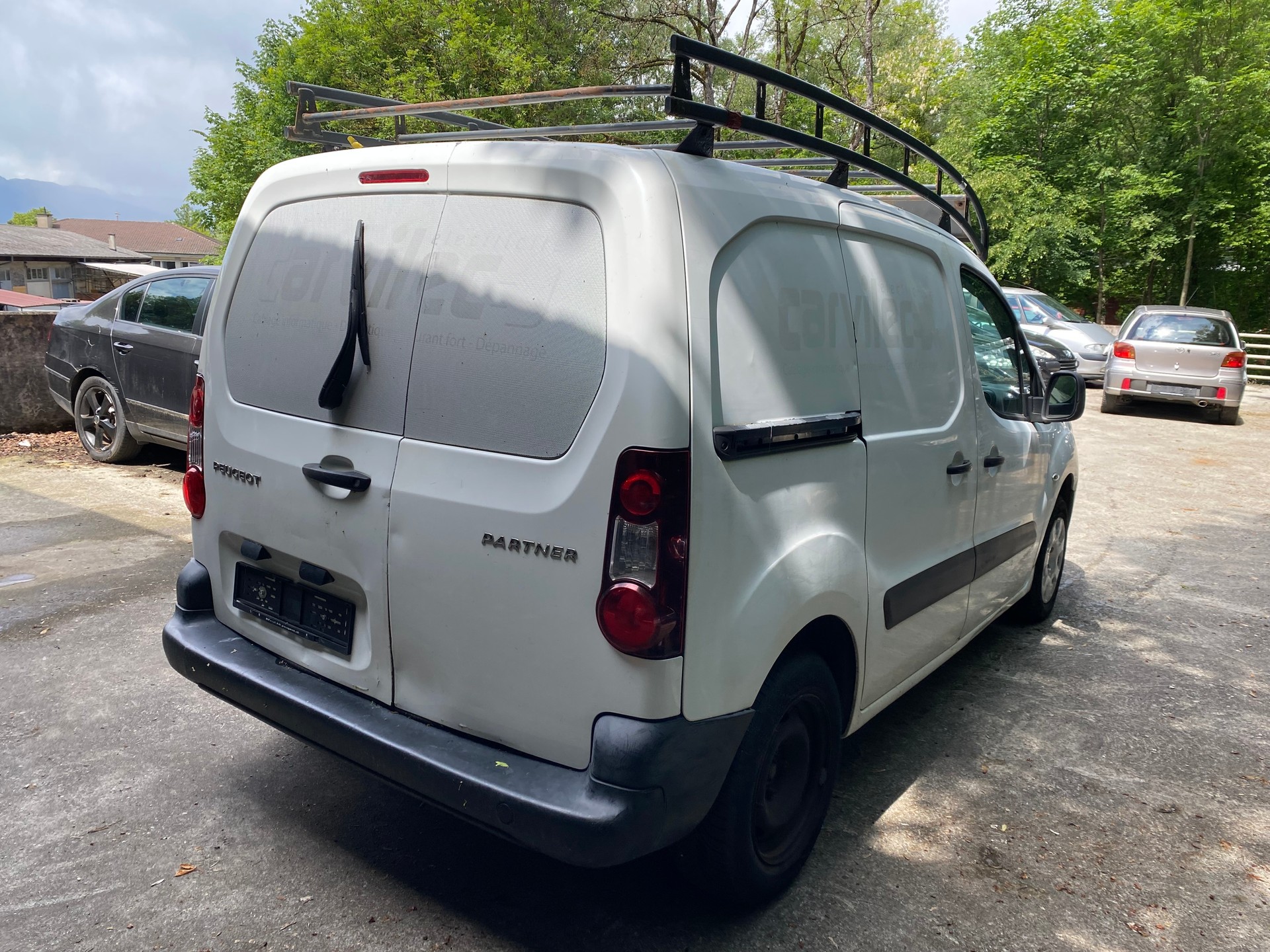 PEUGEOT Partner 1.6 VTi Urban-image-2