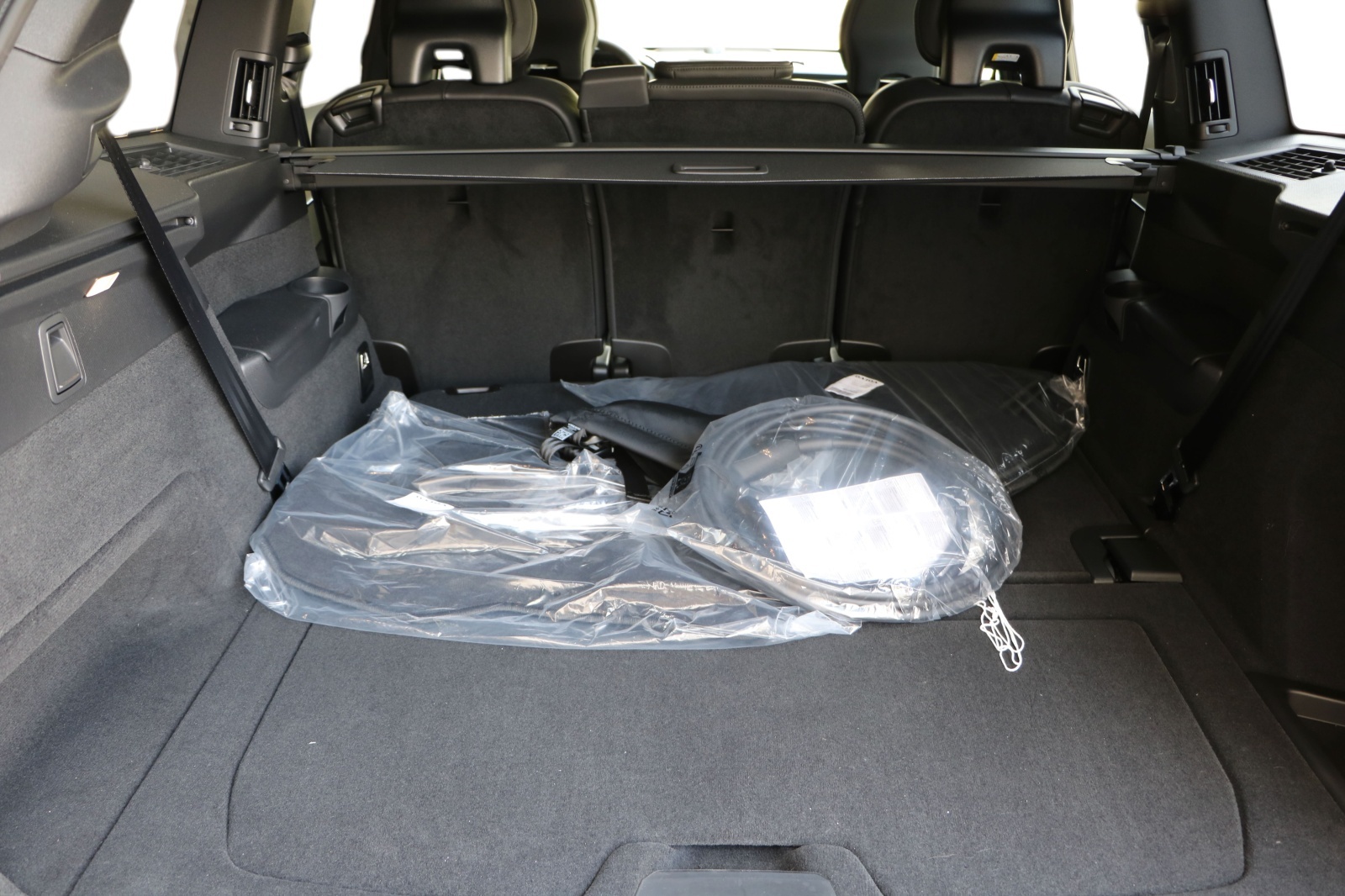 VOLVO XC90 T8 AWD PluginHybrid Dark Edition Geartronic-image-17