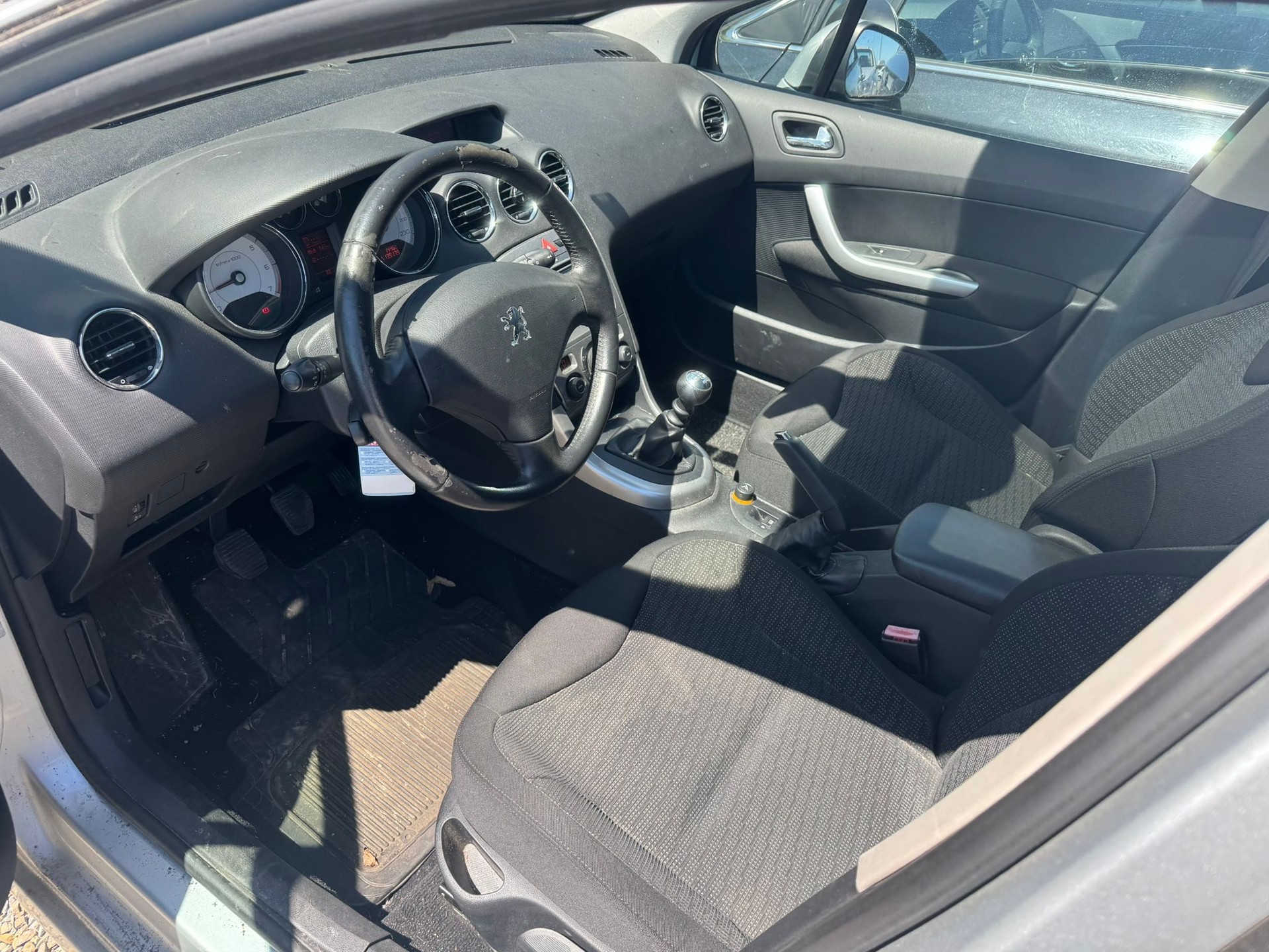 PEUGEOT 308 SW 1.6 16V Turbo Sport Pack-image-4